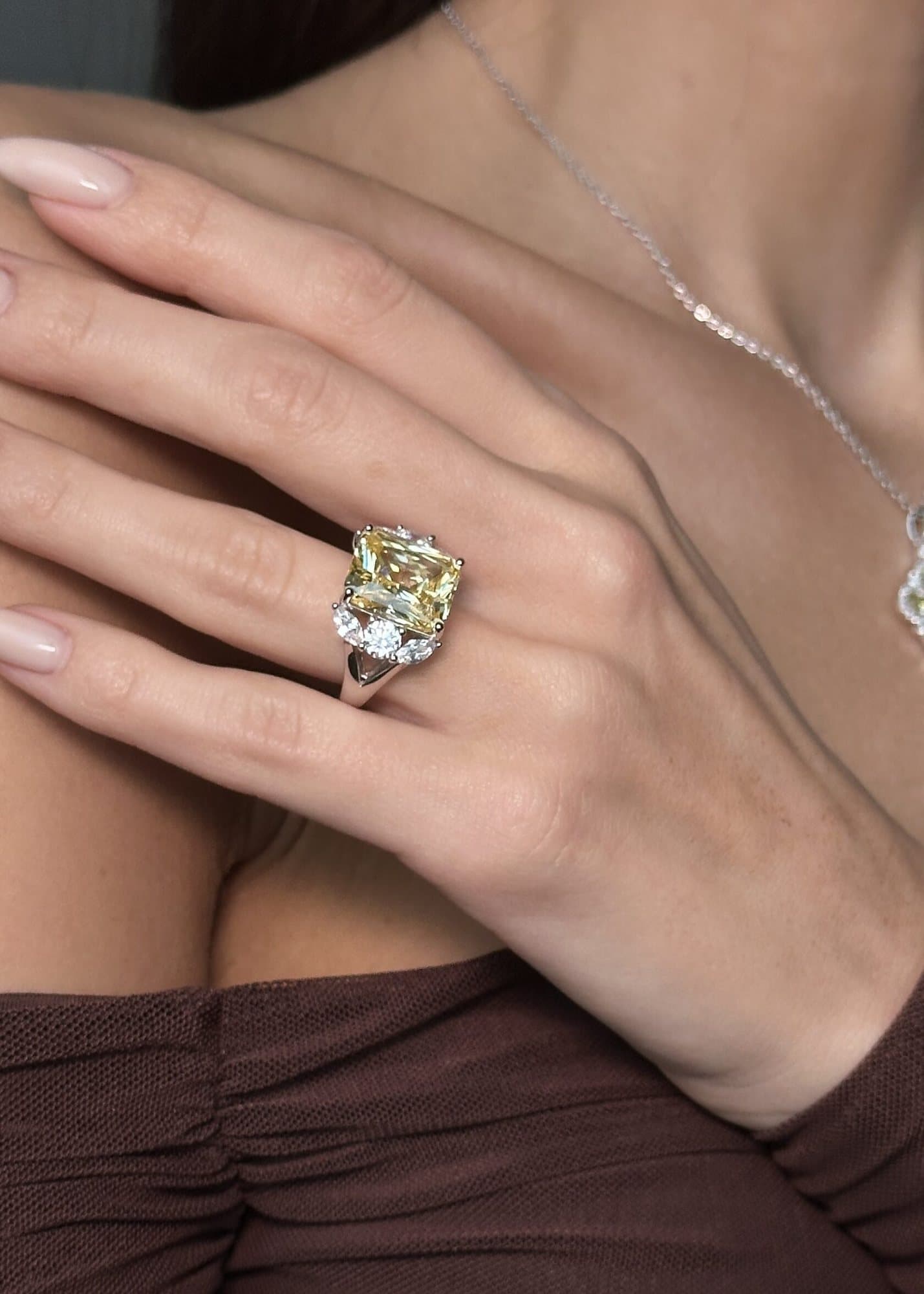 Серебряное кольцо с фианитами